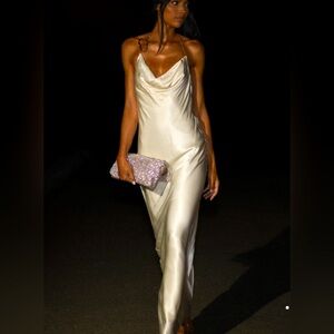 MESHKI Melissa Satin Cowl Front Maxi Dress - Ivory
Size: L